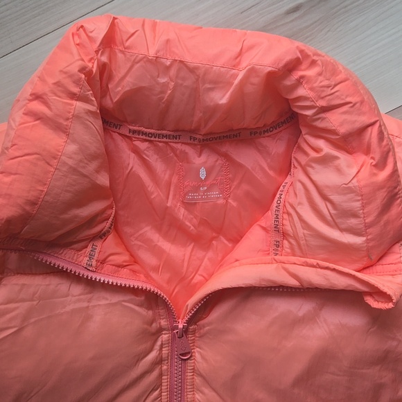 NWT FP Movement In A Bubble Puffer Vest, Fruit Punch, Size Small - Picture 3 of 5